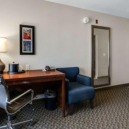 Comfort Inn & Suites Logan Near University Zewnętrze zdjęcie