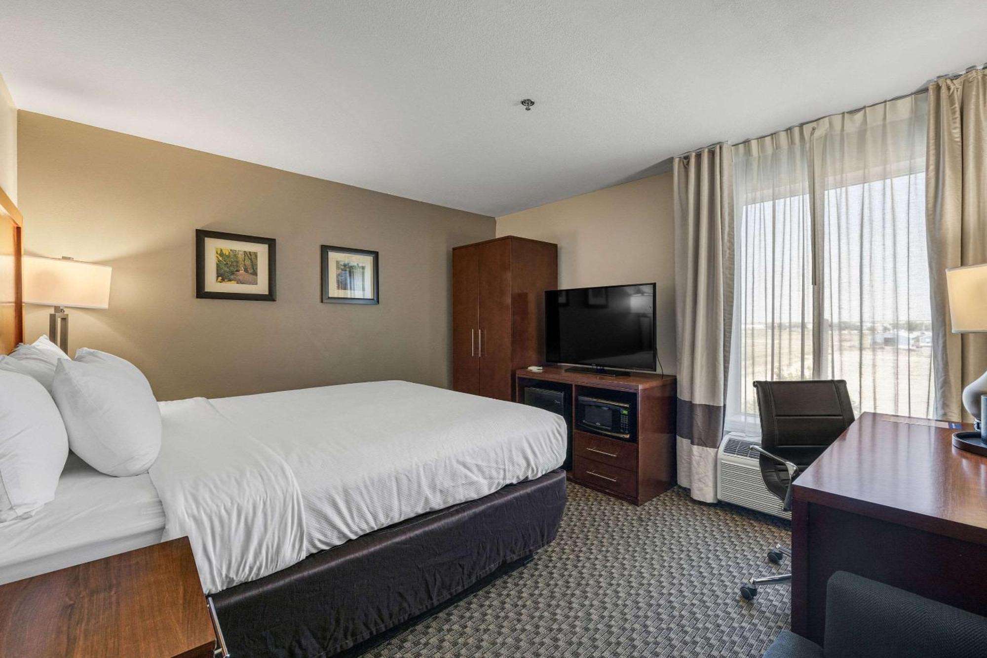 Comfort Inn & Suites Logan Near University Zewnętrze zdjęcie